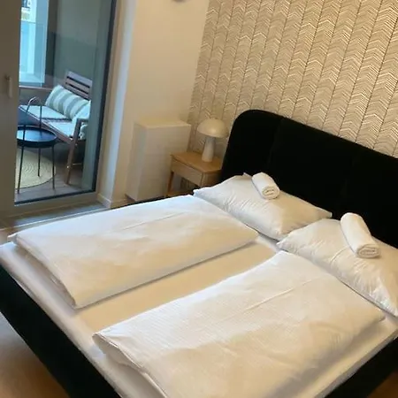 Skypark 1 With Free Parking Apartament Bratysława