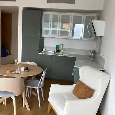 Skypark 1 With Free Parking Bratysława