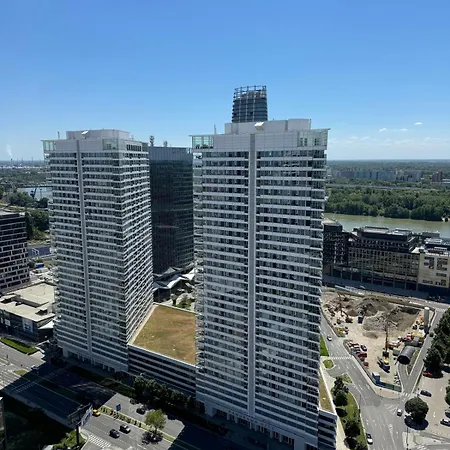 Апартаменты Skypark 1 With Free Parking *